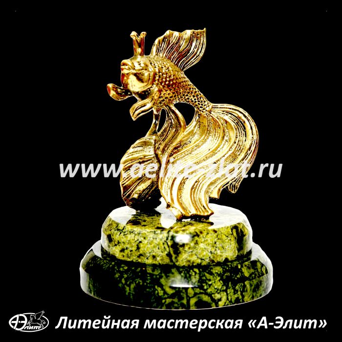 Сувенир Золотая рыбка на янтаре